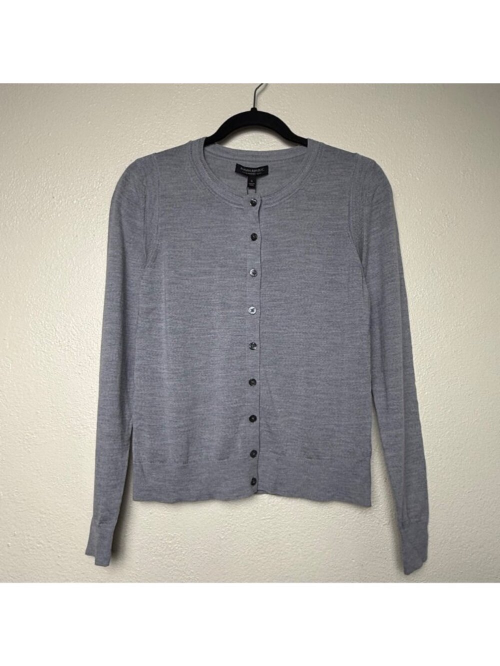 NWT Banana Republic 100% Merino Wool Gray Button Down Cardigan Sweater Sz S - Picture 3 of 7